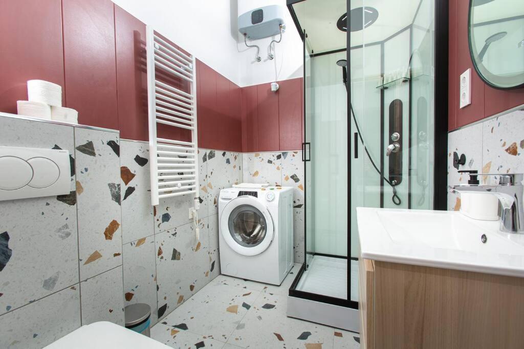 Downtown Serenity - Geraldine Apartment *