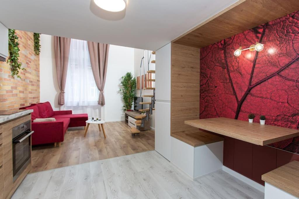 Downtown Serenity - Geraldine Apartment
